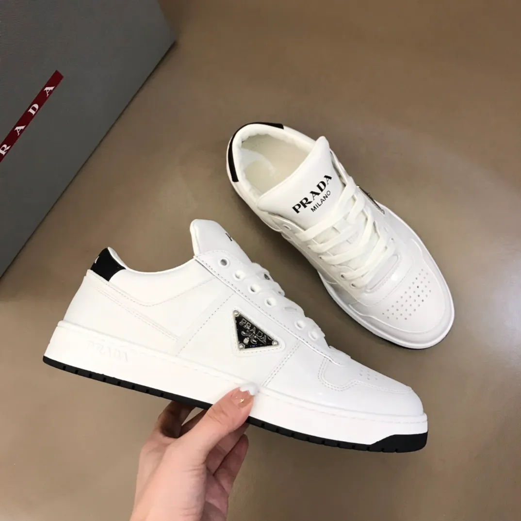 P380 Yuan 38-45 Prada Prada’s new men’s leather sports shoes, the highest version on the market, any comparison is welcome🆚! The original leather has excellent texture and is super high-end! Fetal sheep net lining imported from Italy, removable pad! Luxurious materials and fine workmanship, highly recommended!